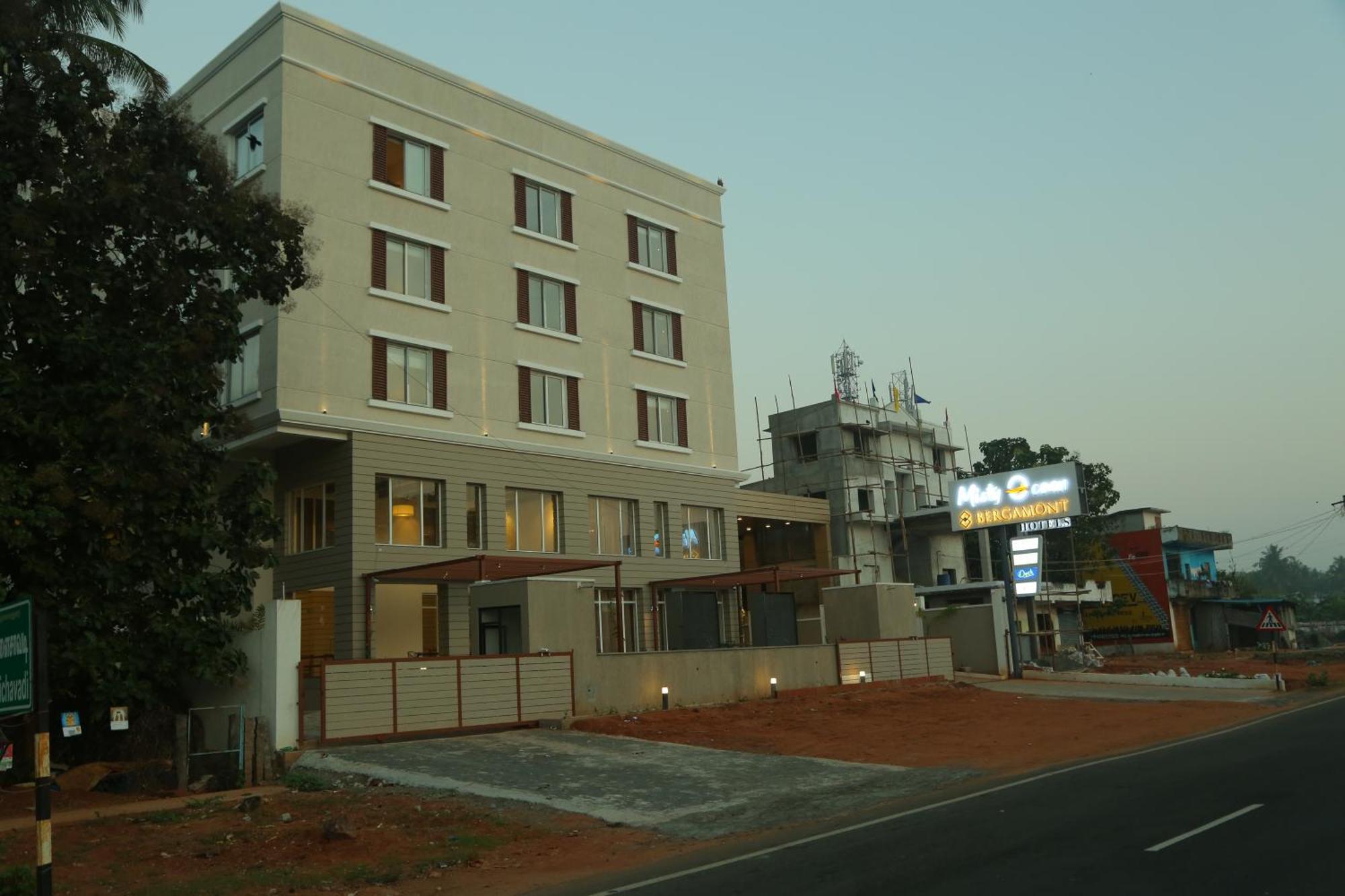 Misty Ocean - A Bergamont Group Of Hotel Kuilapalayam Eksteriør bilde